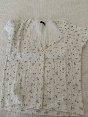 Brandy Melville White Floral Button-Up Ribbed Top